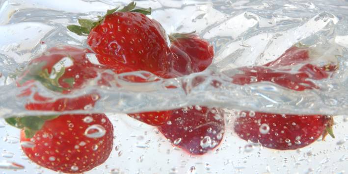Water Works Strawberries in water for hydration