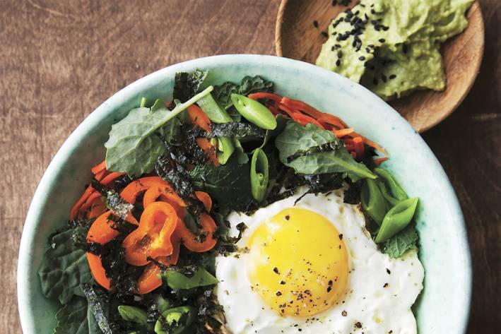 Buddha Bowls with Avocado Sauce Buddha Bowls with Avocado Sauce